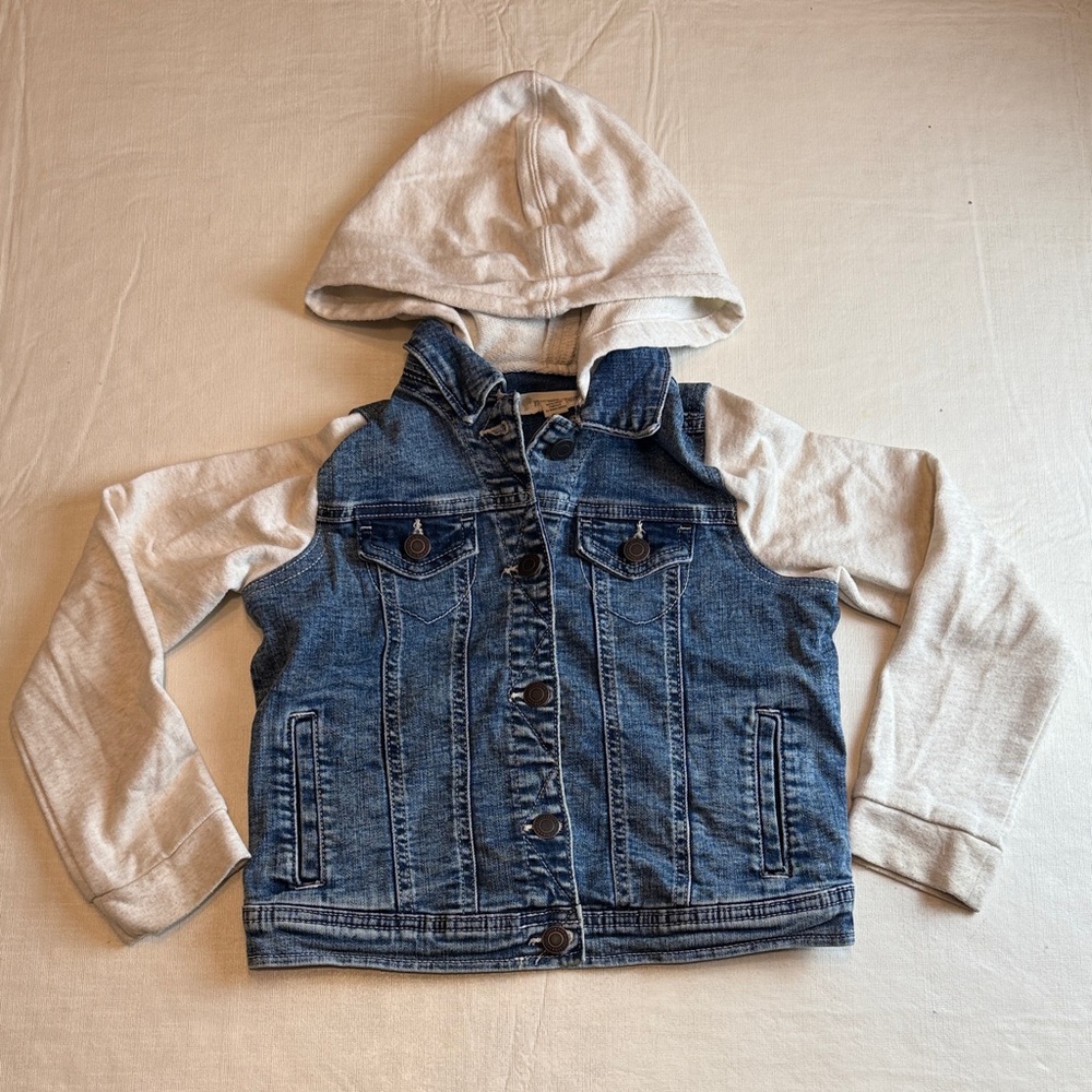 Tucker + Tate Kids Blue Denim Jacket Hooded Rainbow Heart Graphic Size 8